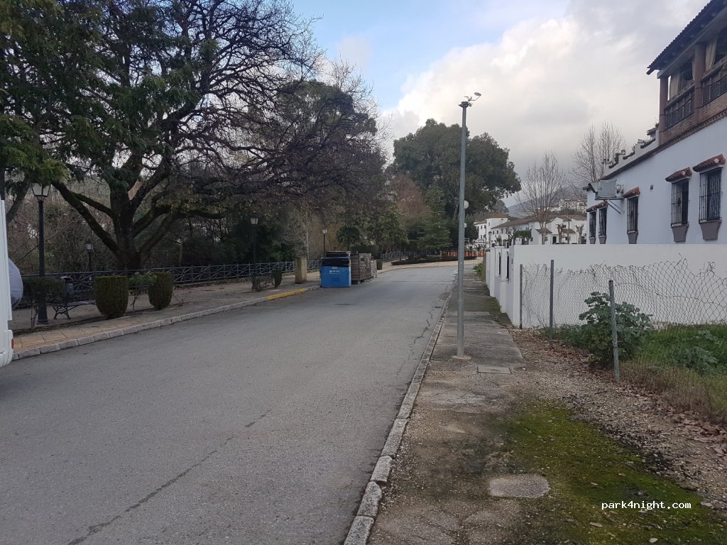 (11670) El Bosque - 18 Calle Benamahoma — foto