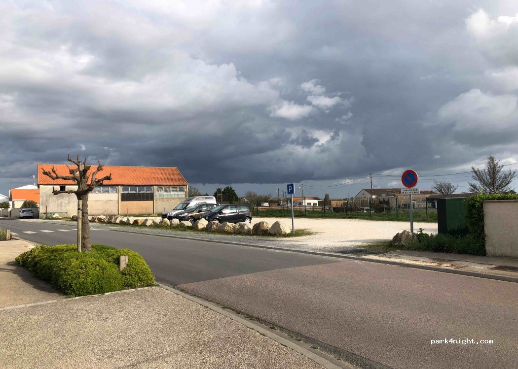 (17560) Bourcefranc-le-Chapus - 55 Avenue du Général de Gaulle — foto
