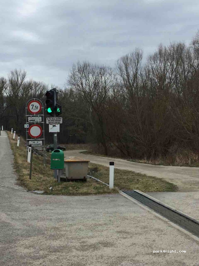 (2272) Hohenau an der March - Marchstraße — foto
