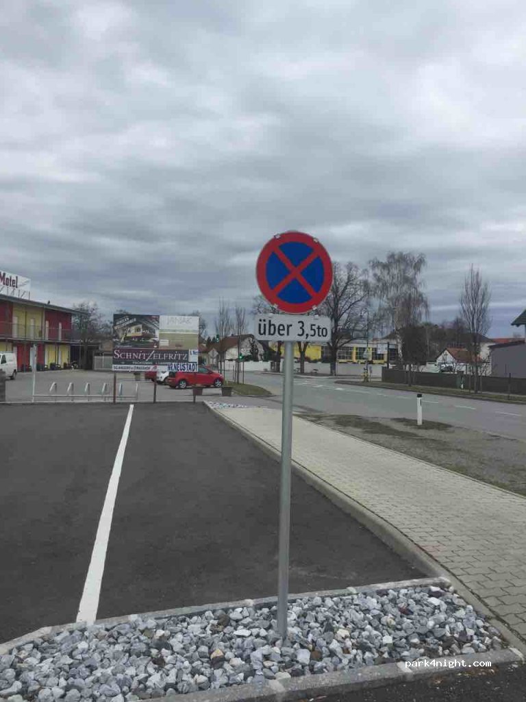 (2261) Angern an der March - 3 Wiener Straße — foto 2