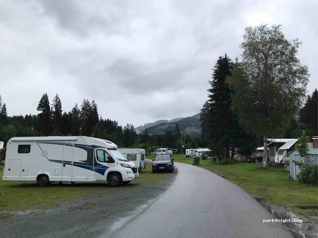Campingplatz in Tirol- Kitzbühel am Schwarzsee — foto 3