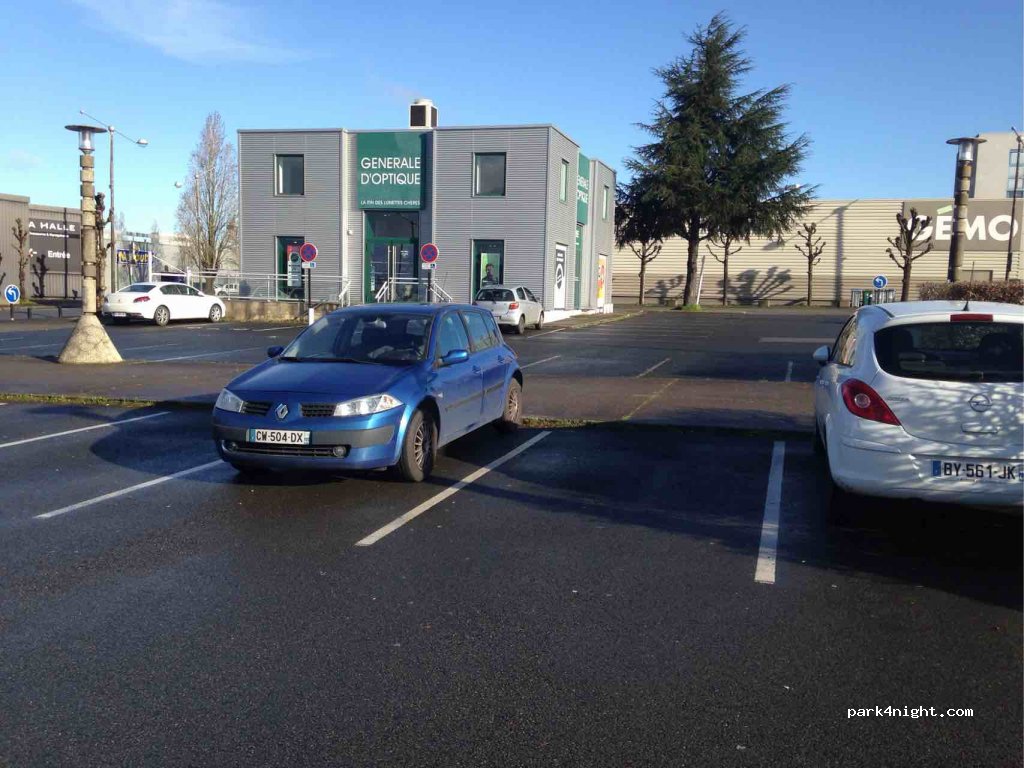 (44800) Saint-Herblain - 4 Place Magellan — foto 2