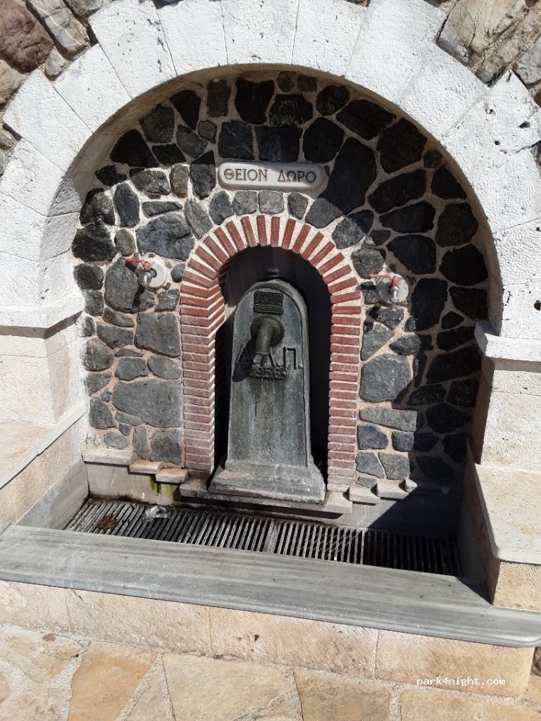 (203 00) Perachora - Eparchiaki Odos Loutrakiou-Schinou — foto 2