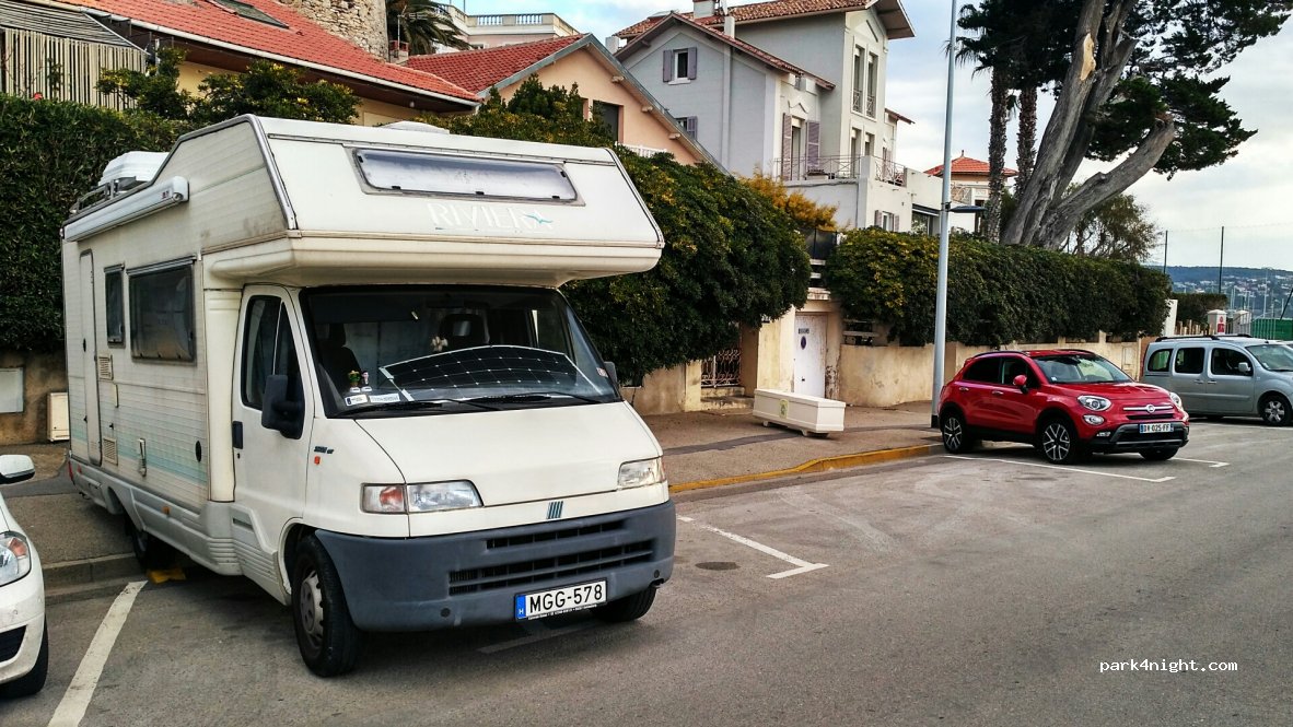 (83150) Bandol - 328-412 Corniche Bonaparte — foto