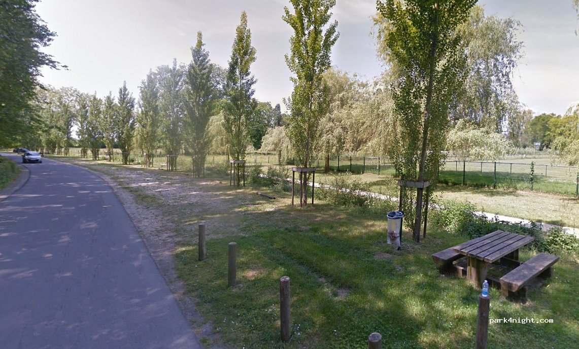 (36100) Issoudun - Avenue de Frapesle — foto