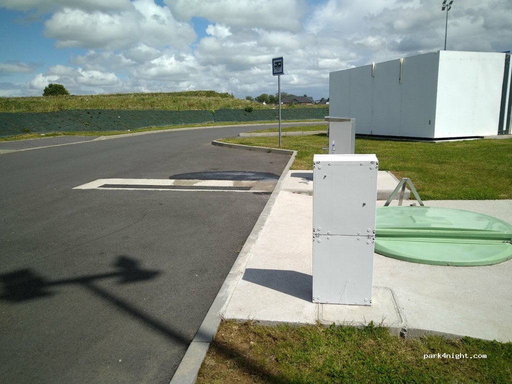 Aire de service pour camping-car à ST-ROMAIN-DE-COLBOSC — foto 4