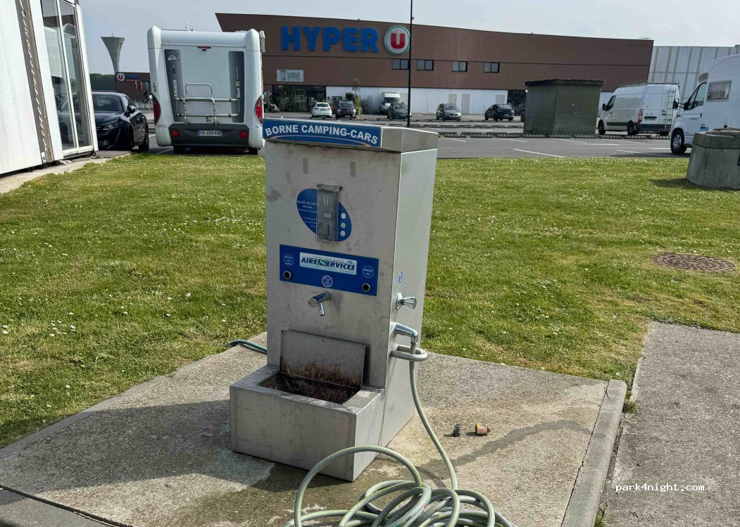 Aire de service pour camping-car à ST-ROMAIN-DE-COLBOSC — foto 5