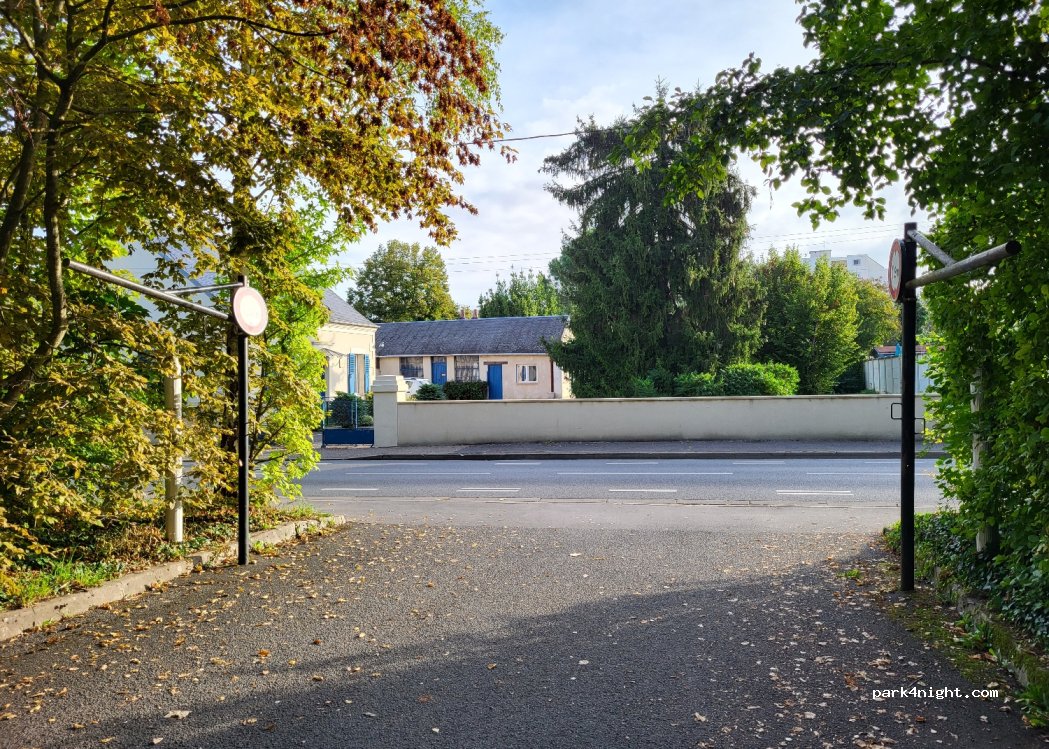 (18000) Bourges - 205 Rue de Lazenay — foto 2