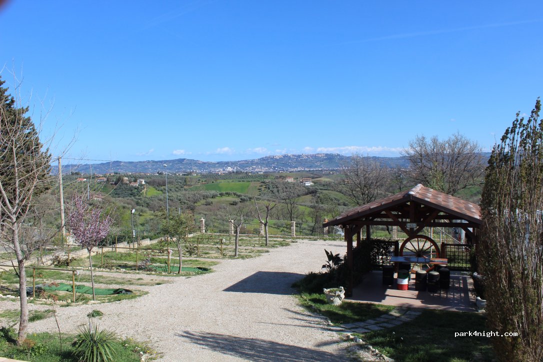 Agri Camping,Birrificio e Agripub Golden Rose di Chiappini Melania - Pianella (Pe) — foto