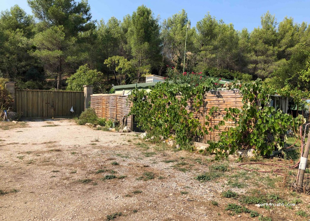 (13400) Aubagne - 1645 Chemin de la Fontaine de Mai — foto 2