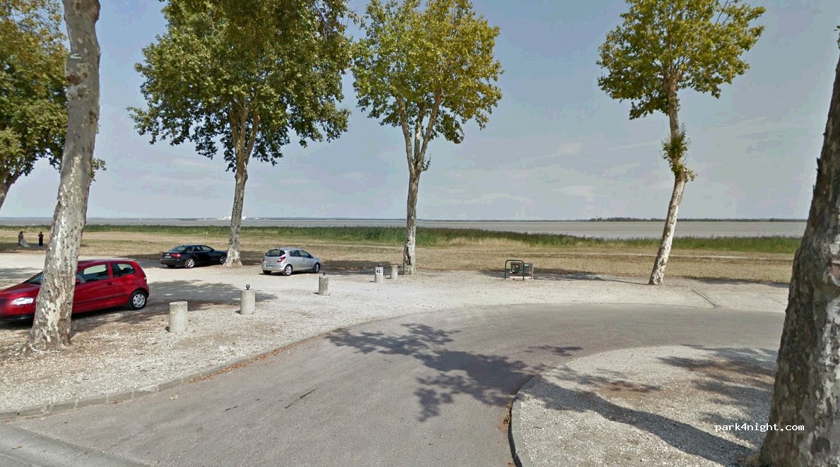 (33250) Pauillac - 4 Quai Antoine Ferchaud — foto