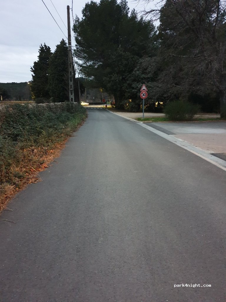 (84100) Uchaux - 8 Route de Mornas — foto 2