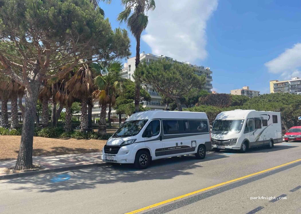 (17300) Blanes - 40 Passeig de s'Abanell — foto 4