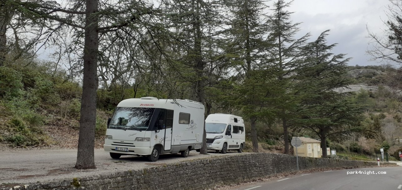 (84210) Venasque - 37 Route de Carpentras — foto