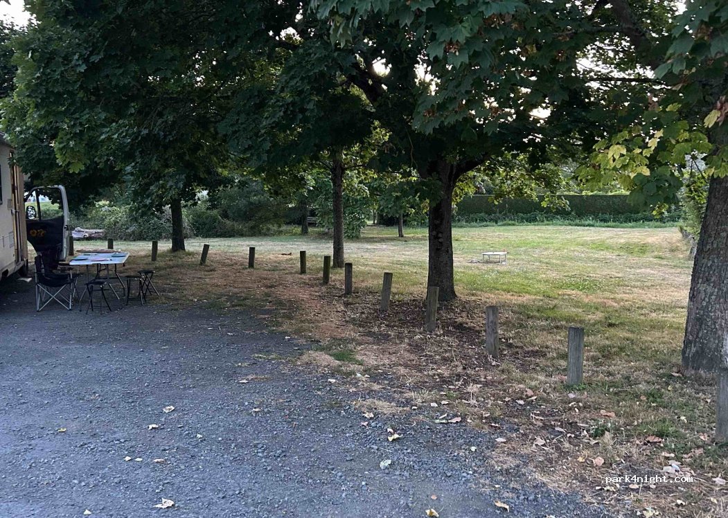 (86100) Châtellerault - Résidence de la Source — foto 2