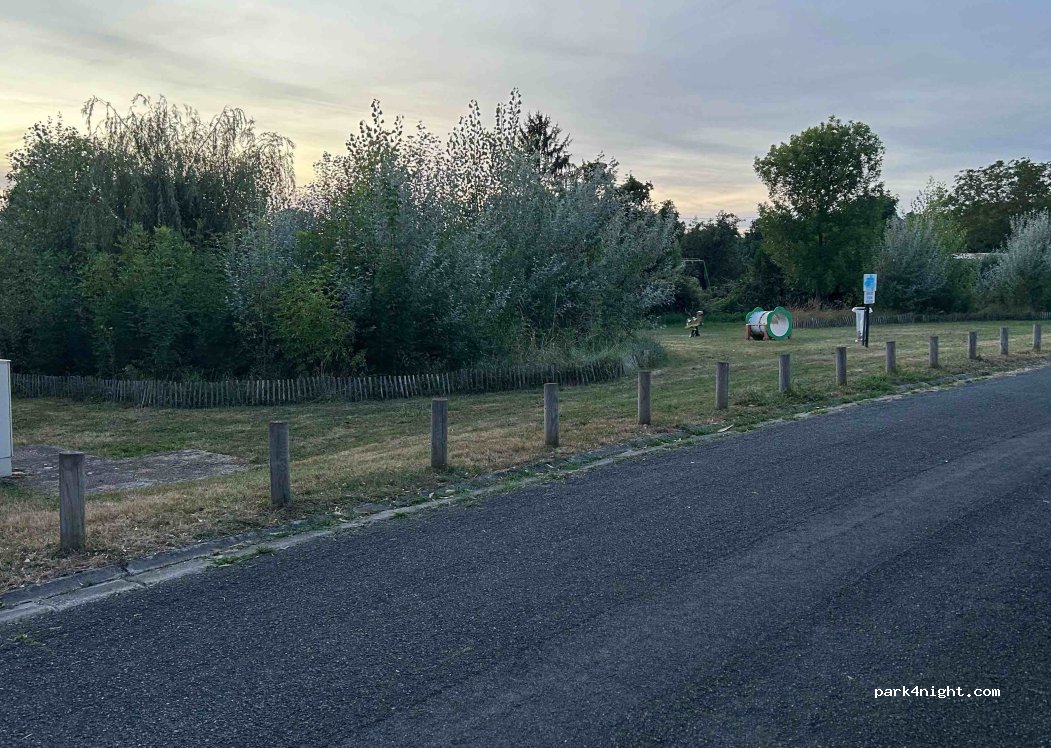 (86100) Châtellerault - Résidence de la Source — foto 3