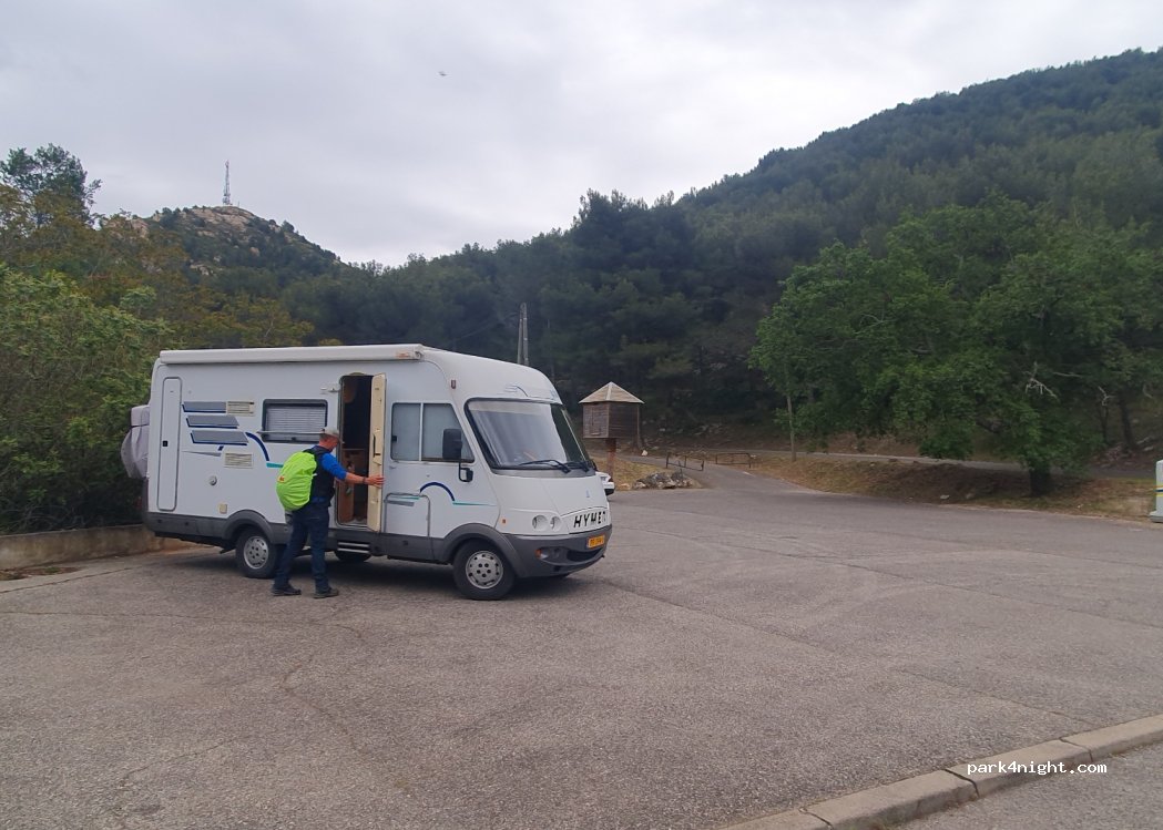 (13190) Allauch - Chemin de Garlaban — foto 3