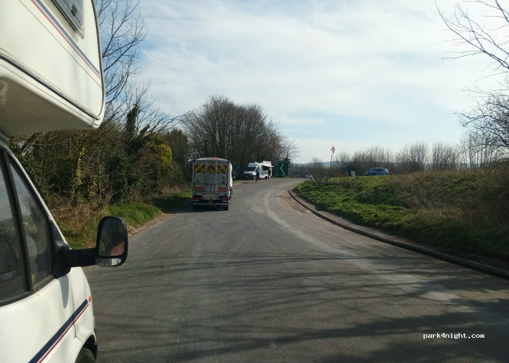 Winterbourne Stoke Parking — foto 3