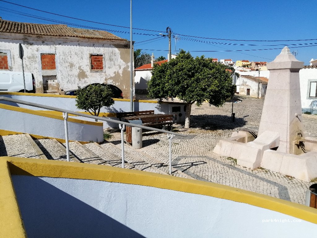 (8650-069) Budens - 24 Rua da Residência — foto 2