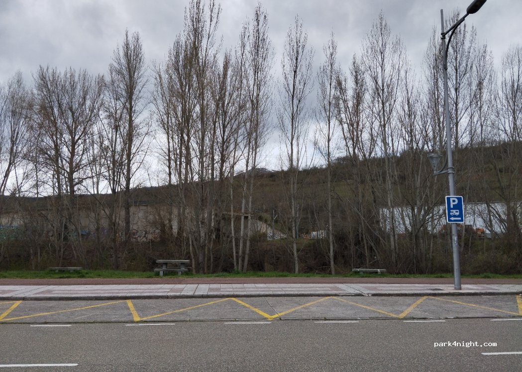 (24600) La Pola de Gordón - 23 Calle Luis Vives — foto 4