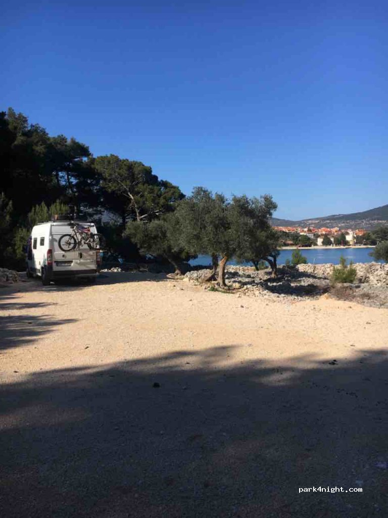 (51557) Cres - Lungo mare Svetog Mikule — foto