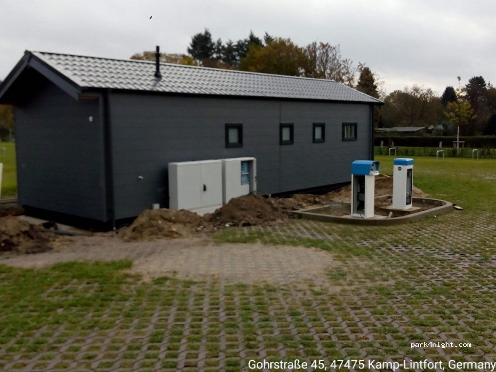 Wohnmobilstellplatz Kamp-Lintfort — foto