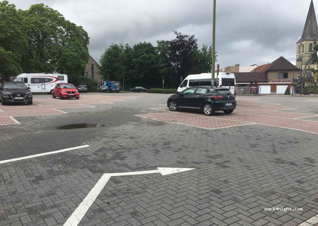 (3670) Meeuwen-Gruitrode - Phil Bosmansplein — foto