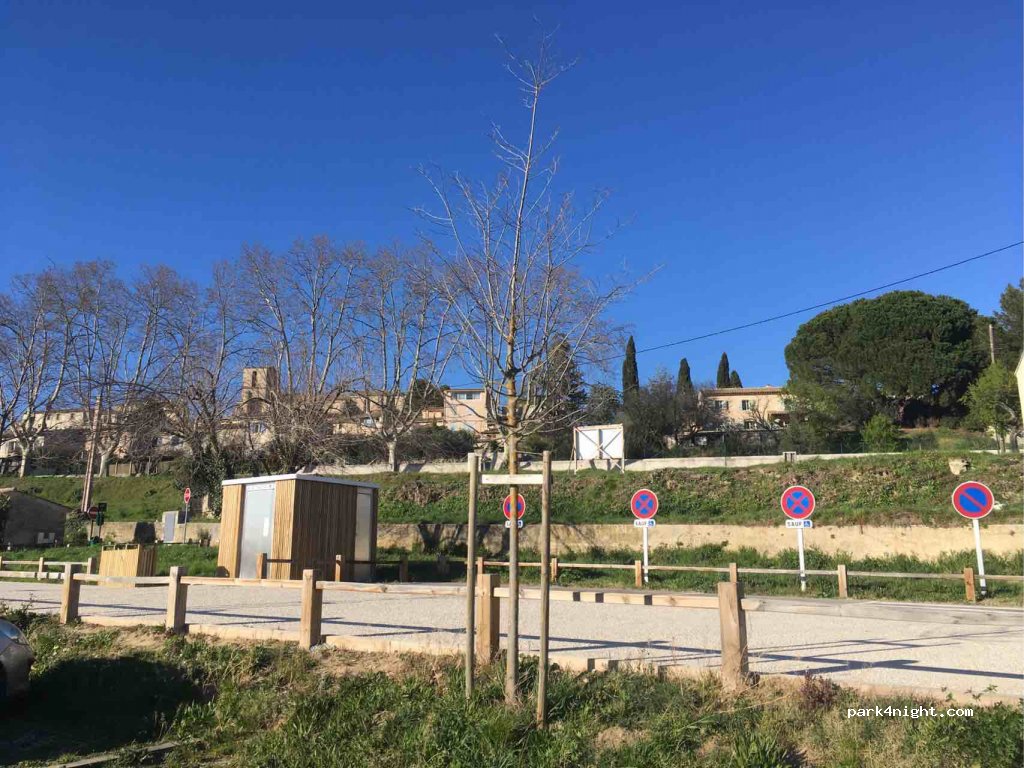(84160) Cucuron - Chemin de la Ferrage — foto 2