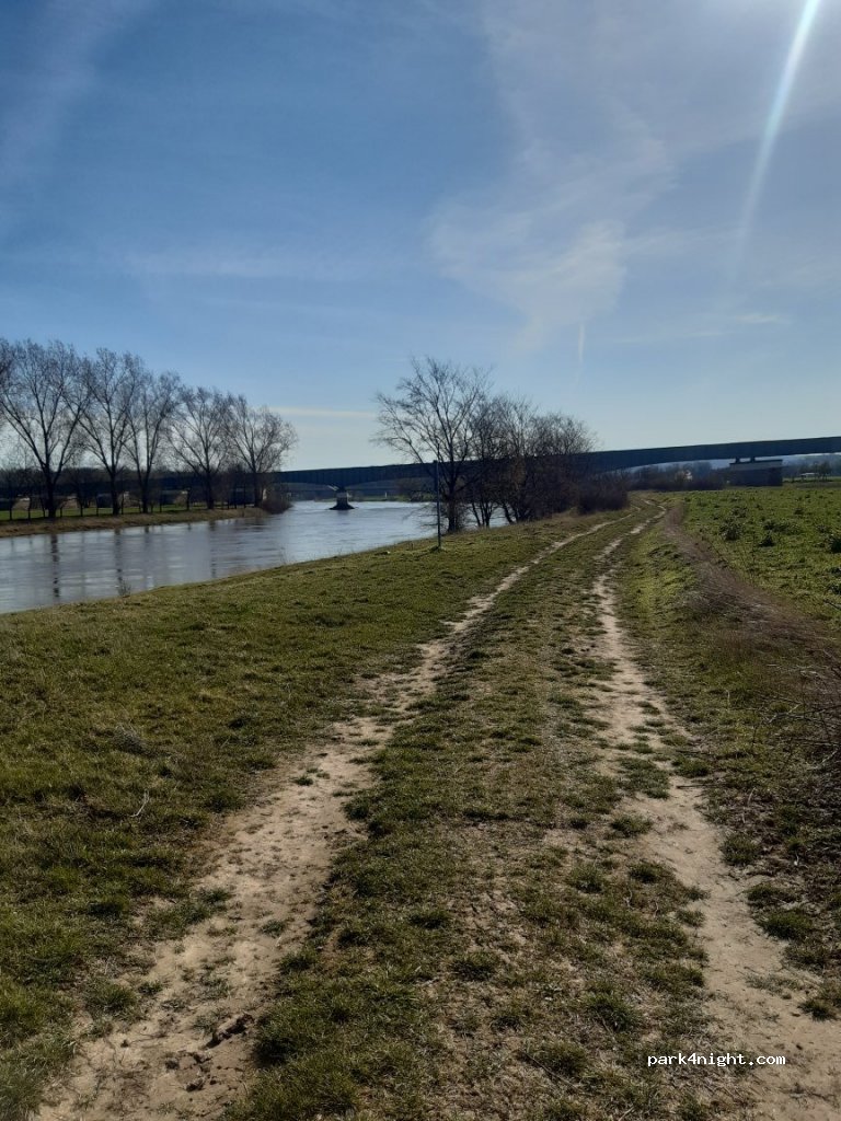 (06420) Könnern - Unnamed Road — foto