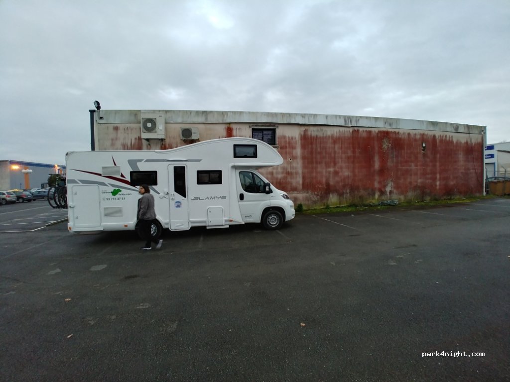 (17500) Jonzac - 20 Avenue Monseigneur Chauvin — foto