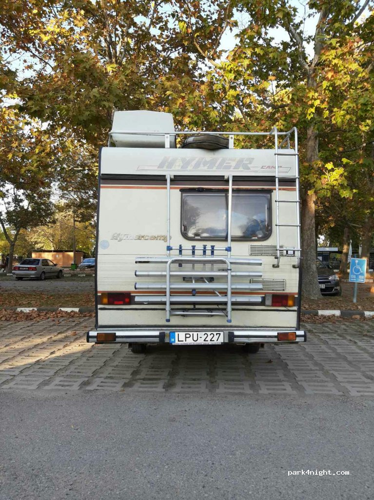(8220) Balatonalmádi - 1 Lóczy Lajos tér — foto