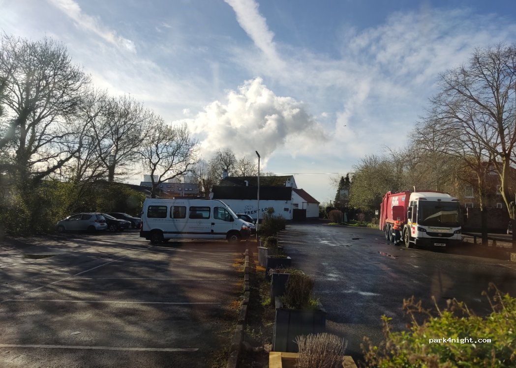 Trent Lock Carpark — foto 2