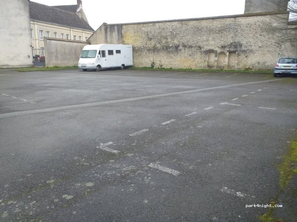 (28400) Nogent-le-Rotrou - 13 Rue Saint-Denis — foto