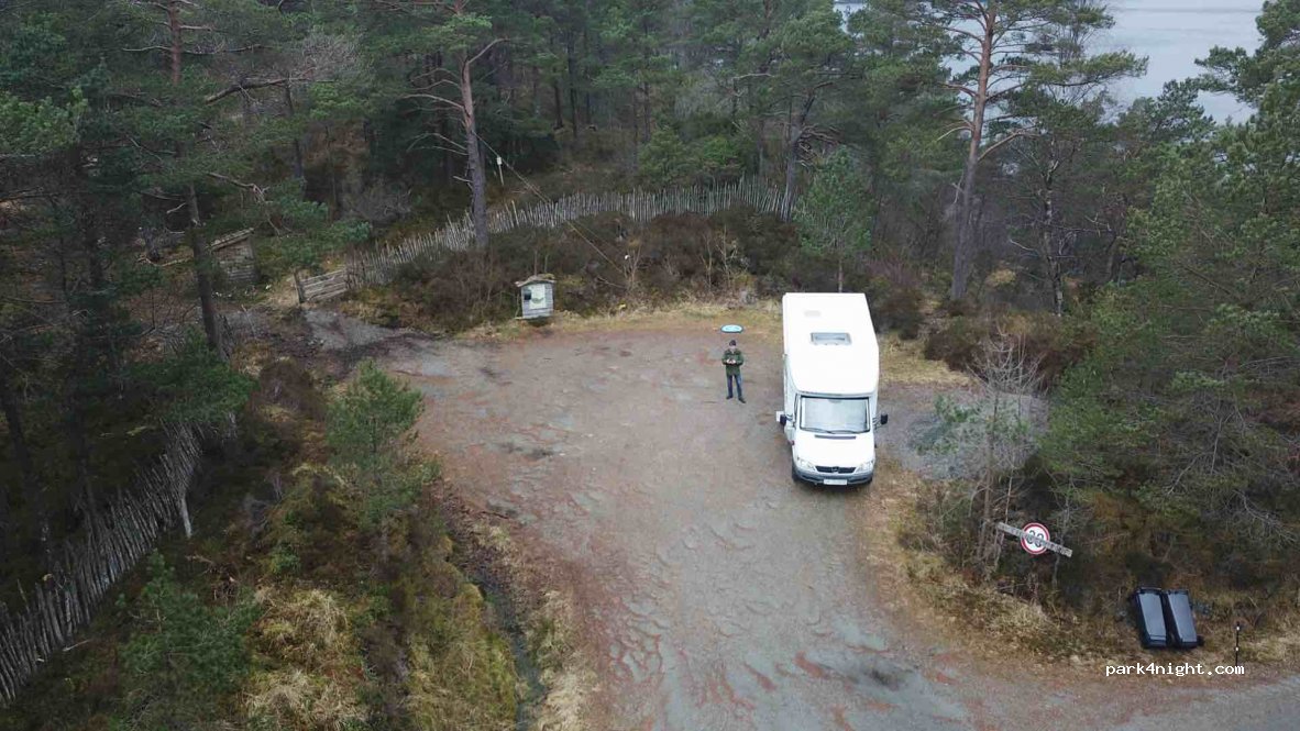 (6817) Sunnfjord - Unnamed Road — foto