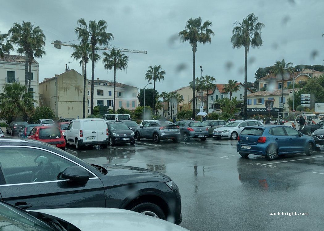 (83110) Sanary-sur-Mer - 21 Avenue de la Résistance — foto