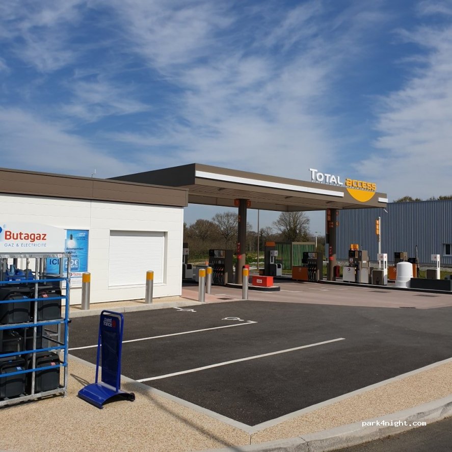 (22400) Lamballe - Unnamed Road — foto