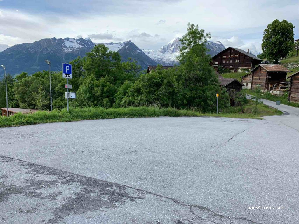 Burchen Parking Motorhome Aire — foto 2