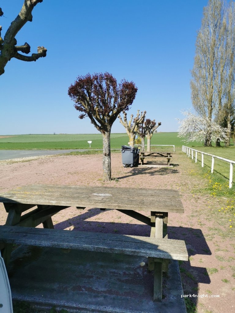 (37220) Avon-les-Roches - 1 Rue de la Poste — foto