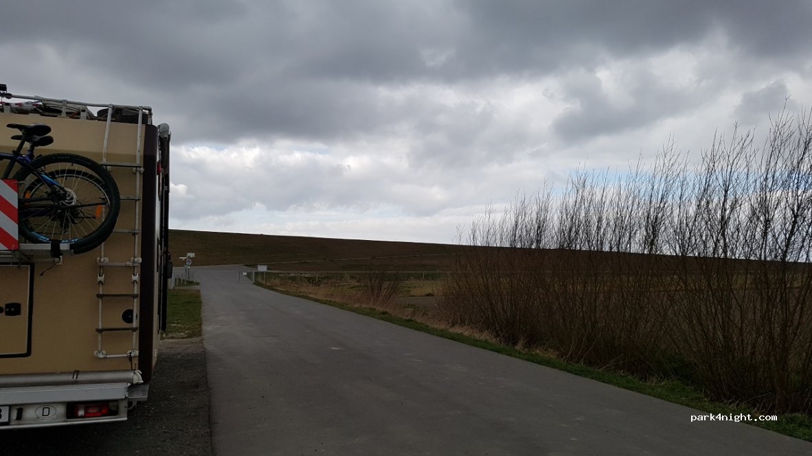 (26736) Krummhörn - Zollweg — foto