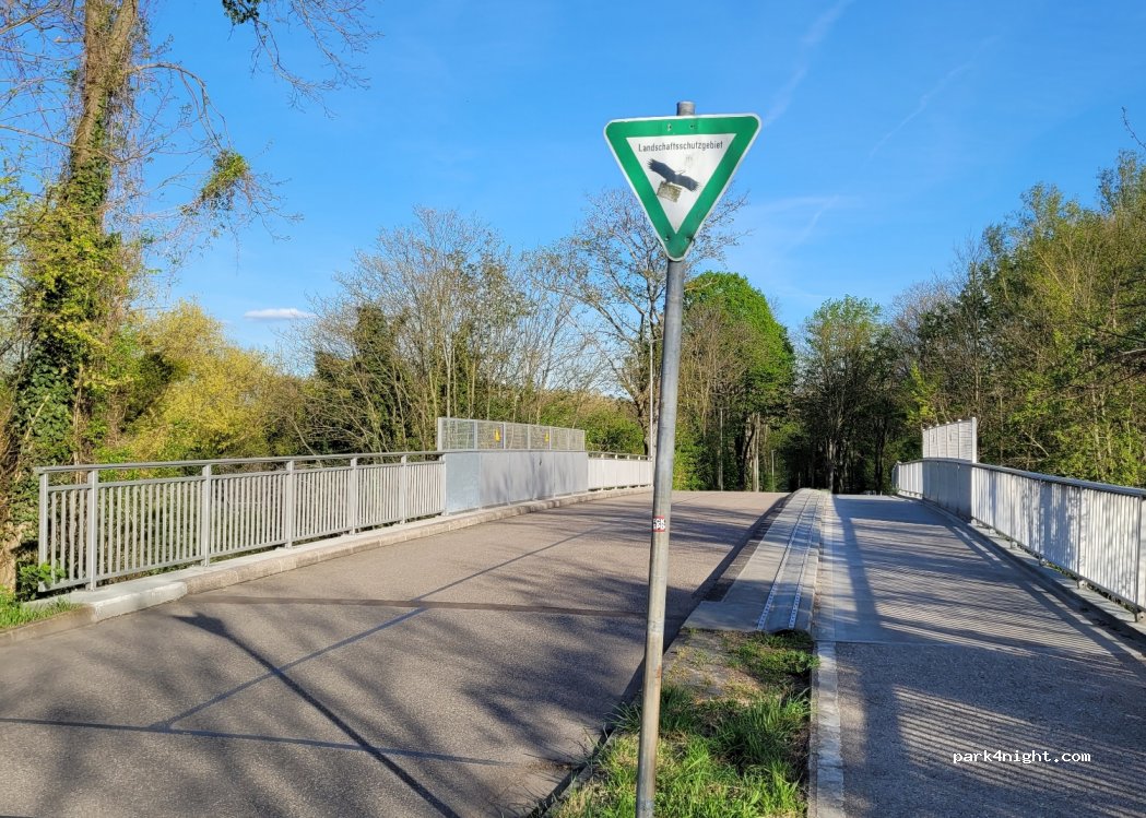 Parkplatz am Vater Rhein — foto 3