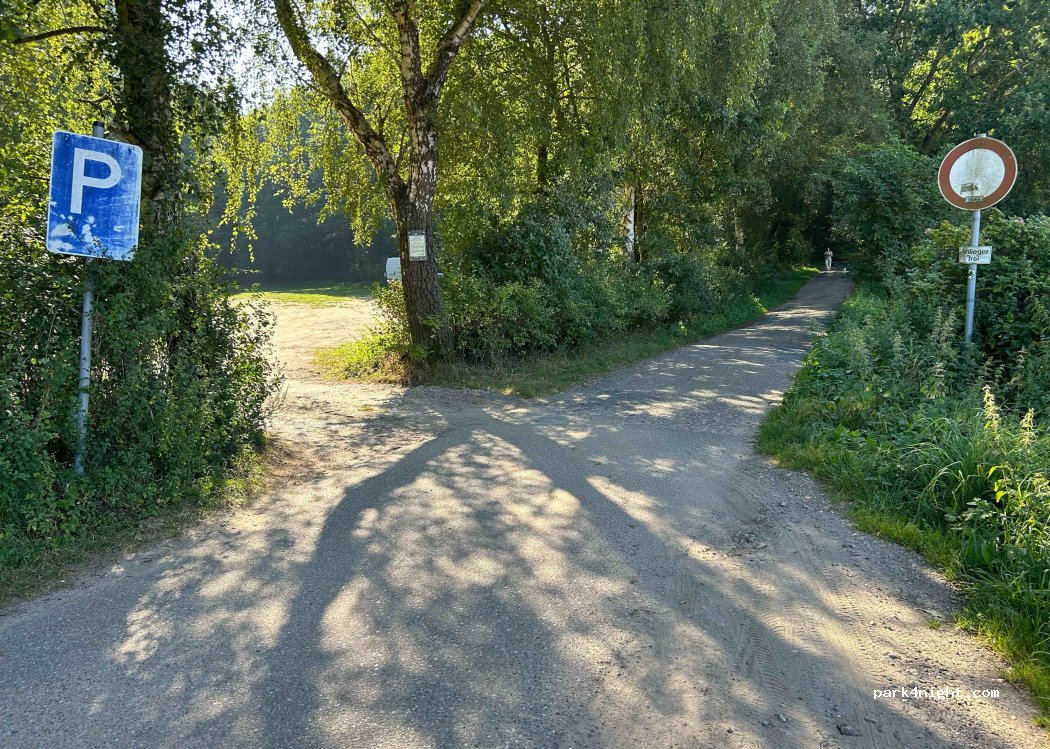 Parkplatz für die Badestelle am Klüthsee — foto 2