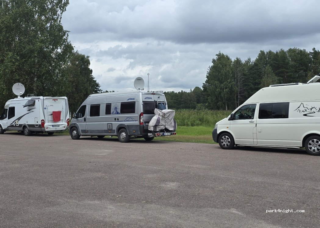 (653 46) Karlstad - 127 Skutbergsvägen — foto