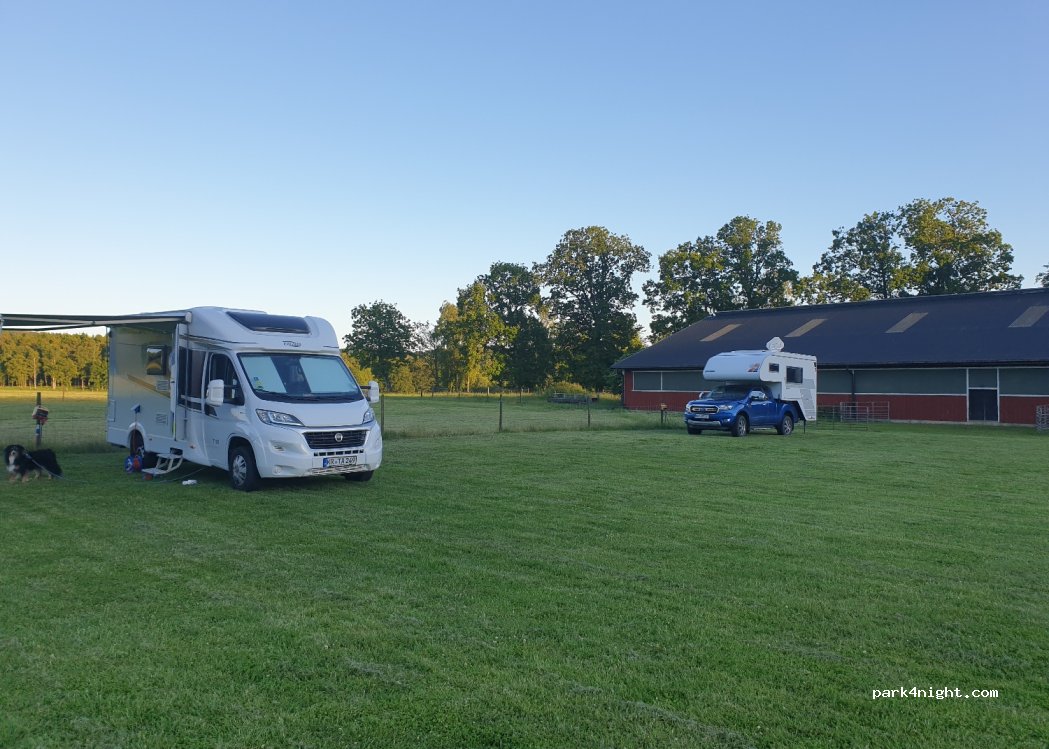 (432 77) Tvååker - Öströö Gård — foto