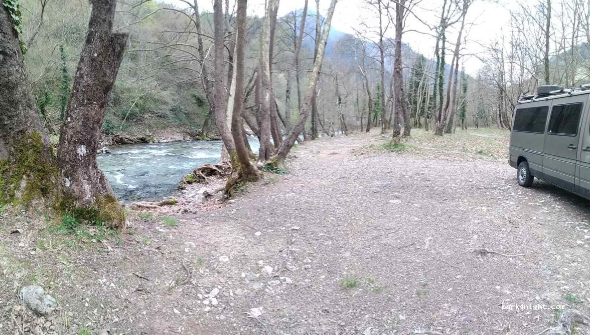 (361 00) Gavros - 26 Eparchiaki Odos Karpenisiou - Prousou - Kallitheas — foto