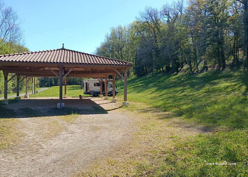 (16230) Val-de-Bonnieure - 44 le bourg — foto 3