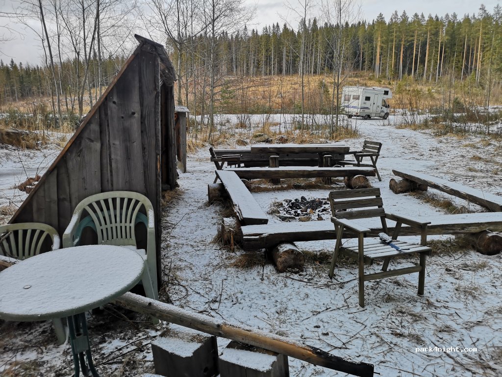 (71130) Kuopio - 166 Alahovintie — foto
