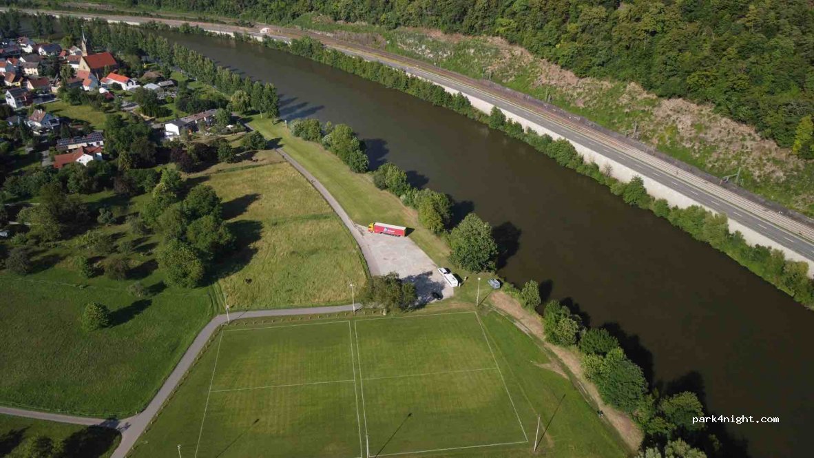 (74831) Haßmersheim - Neckarstraße — foto