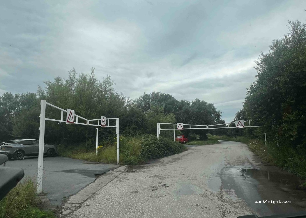 (CH46 2RH) Wallasey - Unnamed Road — foto 4