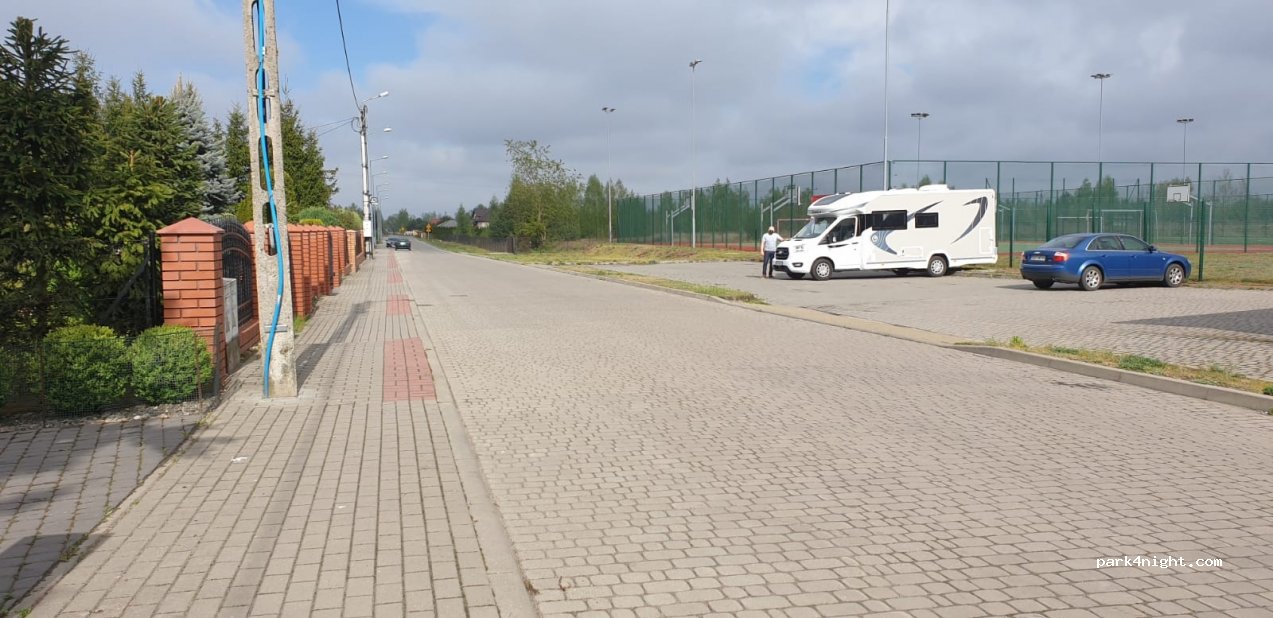 (21-136) Firlej - 4 Spacerowa — foto