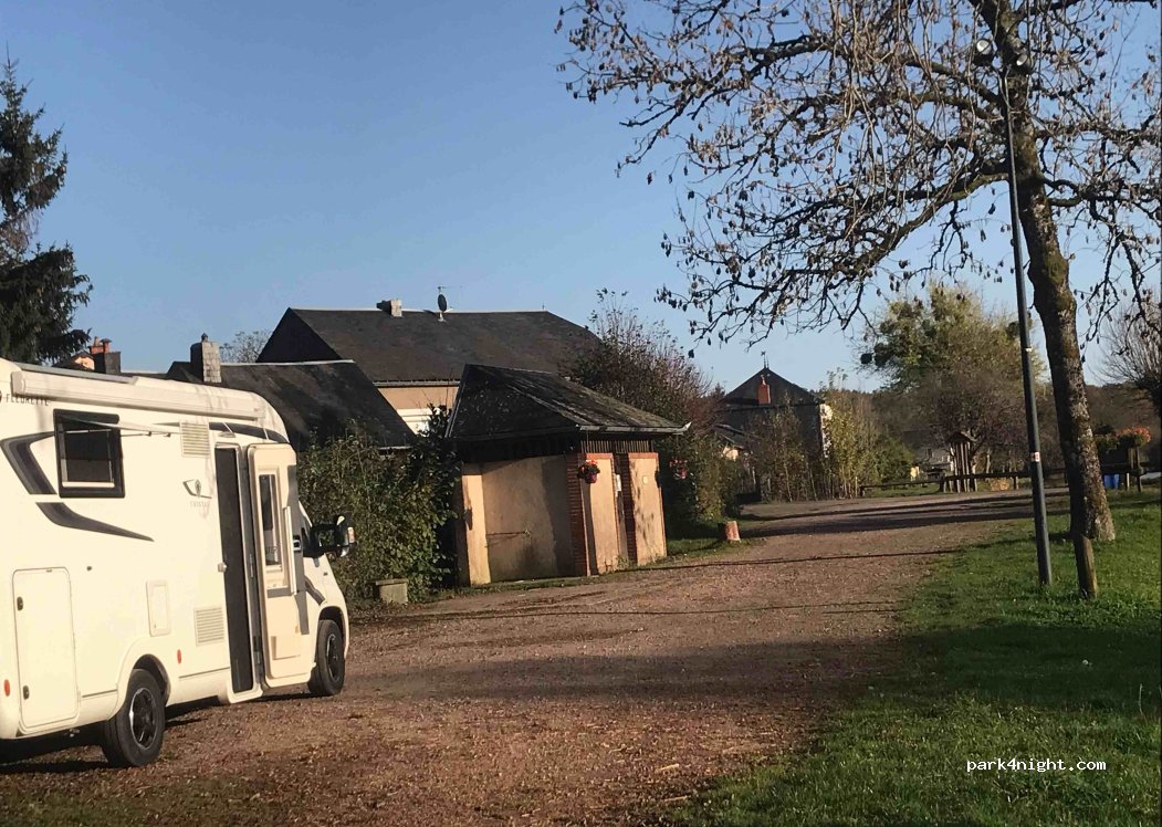 (58230) Ouroux-en-Morvan - Rue Michel Baroin — foto 5